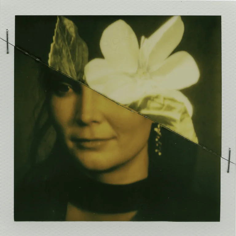 Cover Art For Voyage (English) Lyrics by Zoë Më
